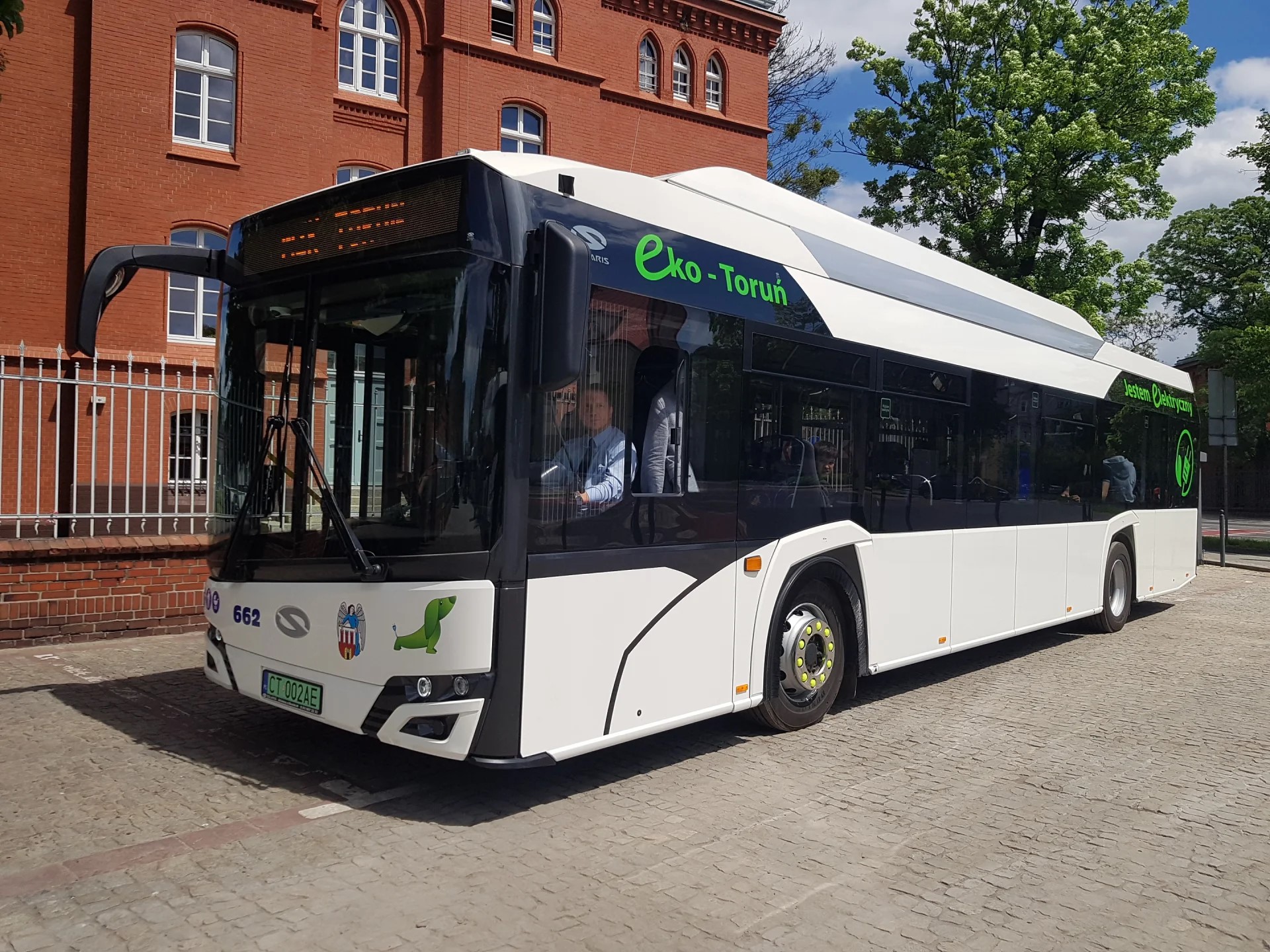Nowe kursy autobusów i zmiany na pętli Kolankowskiego