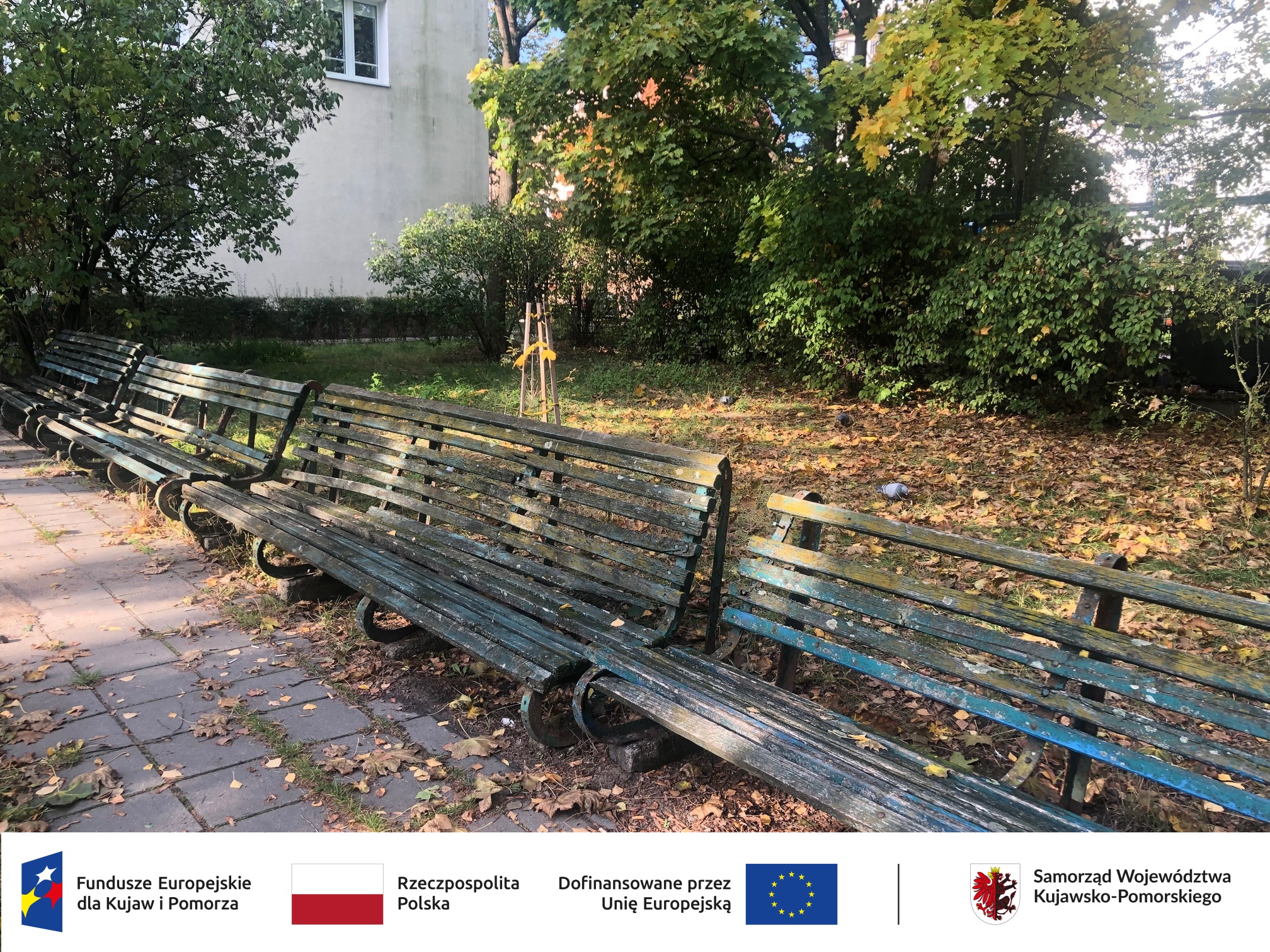 Odnowienie drewnianych ławek przy Mickiewicza