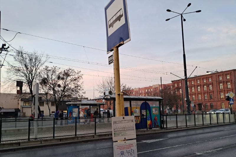 Przesunięcie przystanku tramwajowego "Świętopełka"