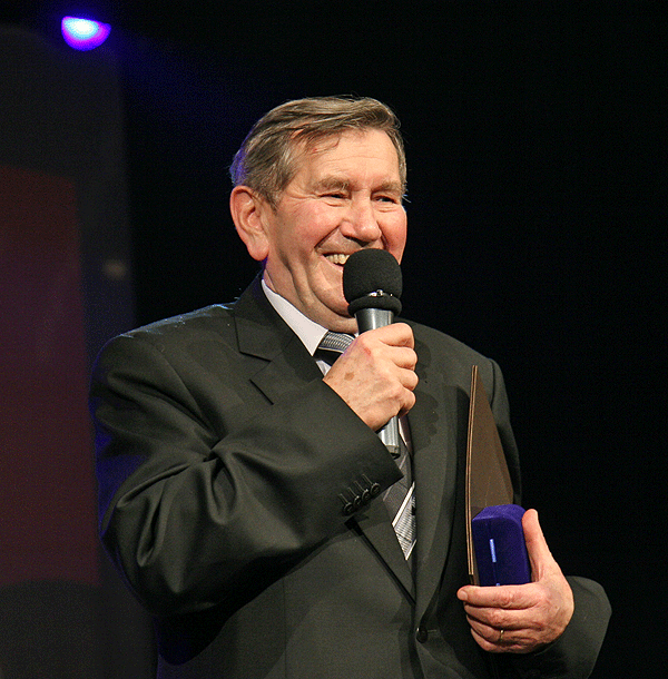 Kazimierz Bryndal z medalem Thorunium w 2009 r.