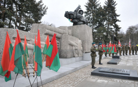 Zdjęcie z galerii Pomnik Artylerzystów Polskich w nowym miejscu