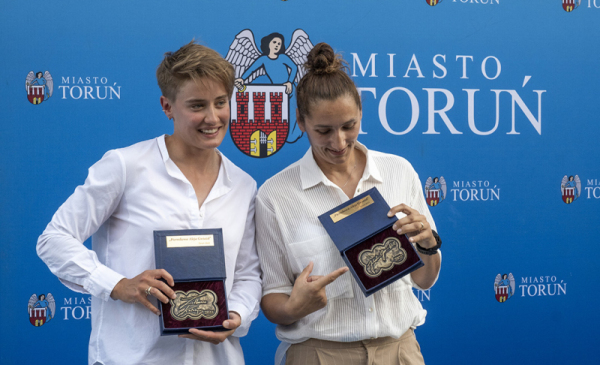 Na zdjęciu: laureatki Piernikowej Alei Gwiazd 2022, Katarzyna Zillmann i Jolanta Ogar-Hill