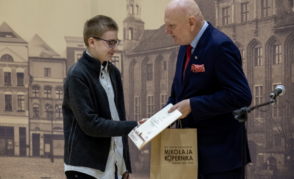 Nagrody wręczył laureatom Prezydent Miasta Torunia Michał Zaleski.