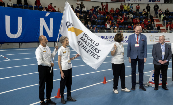 Na zdjęciu: przekazanie flagi Mistrzostw Świata w Lekkoatletyce masters