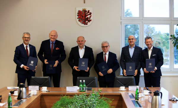 Samorządowcy podpisali Porozumienie dot. nowego połączenia kolejowego Toruń-Czernikowo