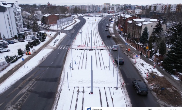 Na zdjęciu: widok z drona na zaśnieżoną Szosę Chełmińską