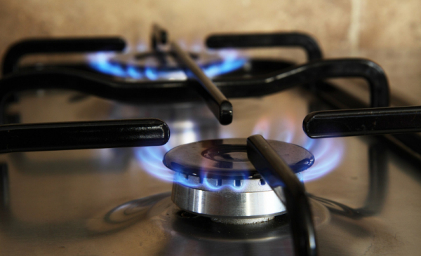 Na zdjęciu: włączone palniki gazowe na kuchence