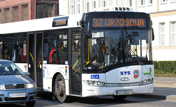 Na zdjęciu autobus linii nr 32