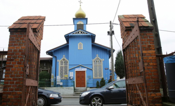 Na zdjęciu: cerkiew w kolorze błękitnym przy ul. Podgórnej