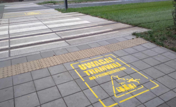 W ciągu ul. Bydgoskiej - pojawiły się dodatkowe znaki ostrzegawcze dla pieszych