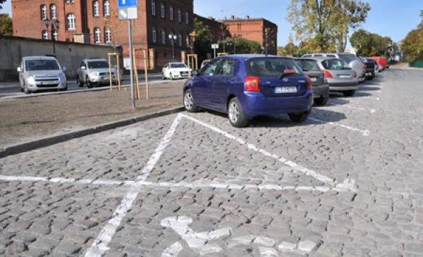 Bezpłatny parking przy ul. Skrzyńskiego w Toruniu