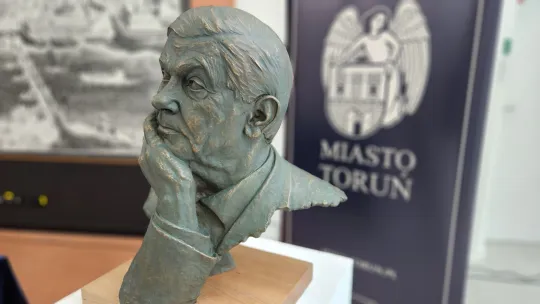 Odsłonięcie popiersia Zbigniewa Herberta