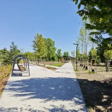 Nowa przestrzeń rekreacyjna w Toruniu powstała przy ulicy Polnej: park linearny