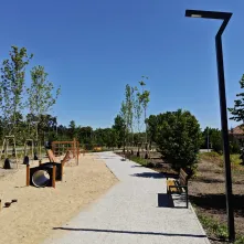 Nowa przestrzeń rekreacyjna w Toruniu powstała przy ulicy Polnej: park linearny