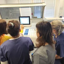 Do Specjalistycznego Szpitala Miejskiego im. Mikołaja Kopernika w Toruniu dostarczono nowoczesny zestaw urządzeń do diagnostyki patomorfologicznej.