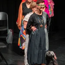 Życie widziane oczami osób zmagających się z chorobami onkologicznymi było tematem spektaklu "Krąg Kobiet", który przedstawiła w minioną niedzielę grupa teatralna "ONKO-świat", działająca w ramach Akademii Walki z Rakiem Fundacji "Światło".