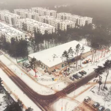 Przy ul. Heweliusza powstaje piąty żłobek miejski w Toruniu. Nowa placówka zapewni 150 miejsc dla najmłodszych mieszkańców naszego miasta, znacząco zwiększając dostępność opieki żłobkowej.