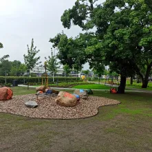 Park kieszonkowy przy skrzyżowaniu ul. Gagarina i ul. Sienkiewicza 