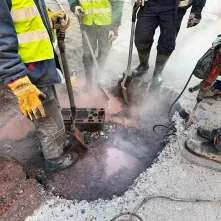 Awaria ciepłociągu na Mostowej