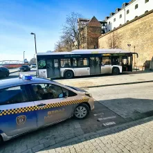 Miejski Zakład Komunikacji w Toruniu podstawił dla mieszkańców autobus elektryczny