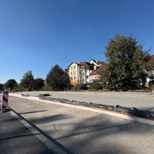 Trwa rozbudowa ul. Poznańskiej. Wzdłuż ulicy budowana jest droga rowerowa i ciąg pieszo-rowerowy. 