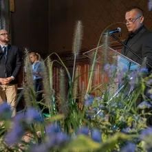 "Wzorcowy zielony ogrodek starówki 2024" - prezydent Paweł Gulewski i prowadzący galę Mariusz Orłowski