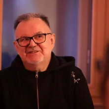 Muzyczna podróż z Hirkiem Wroną