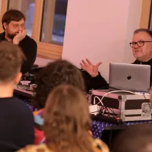 Muzyczna podróż z Hirkiem Wroną