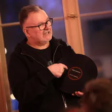 Muzyczna podróż z Hirkiem Wroną