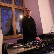 Muzyczna podróż z Hirkiem Wroną