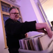 Muzyczna podróż z Hirkiem Wroną