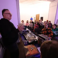 Muzyczna podróż z Hirkiem Wroną