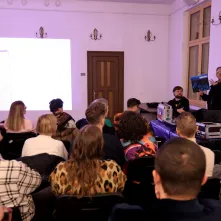 Muzyczna podróż z Hirkiem Wroną