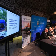 Podpisanie umowy na zakup autobusów elektrycznych