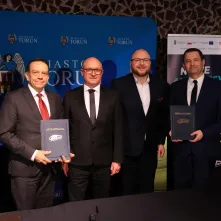 Podpisanie umowy na zakup autobusów elektrycznych