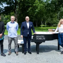 Mamy plenerowy fortepian w Toruniu