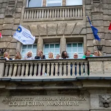 Uroczyste posiedzenie Senatu UMK na Rynku Staromiejskim 