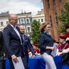 Uroczyste posiedzenie Senatu UMK na Rynku Staromiejskim 