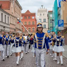 Uroczyste posiedzenie Senatu UMK na Rynku Staromiejskim 