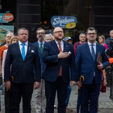 Uroczyste posiedzenie Senatu UMK na Rynku Staromiejskim 