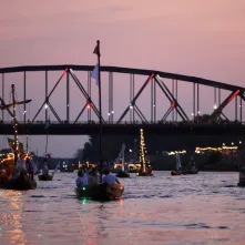 9. Festiwal Wisły - nocna parada łodzi i statków, widowisko światło-dźwięk