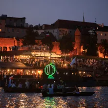 9. Festiwal Wisły - nocna parada łodzi i statków, widowisko światło-dźwięk