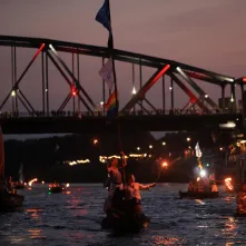 9. Festiwal Wisły - nocna parada łodzi i statków, widowisko światło-dźwięk