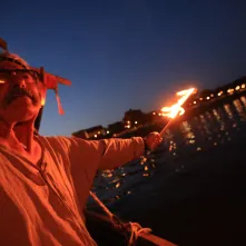 9. Festiwal Wisły - nocna parada łodzi i statków, widowisko światło-dźwięk