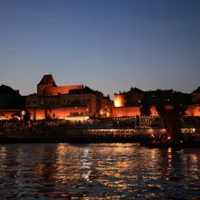 9. Festiwal Wisły - nocna parada łodzi i statków, widowisko światło-dźwięk