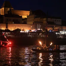 9. Festiwal Wisły - nocna parada łodzi i statków, widowisko światło-dźwięk