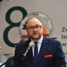 80-lecie Zespołu Szkół Inżynierii Środowiska w Toruniu, wręczenie Medalu "Za Zasługi dla Miasta Torunia"