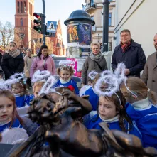 Anioł przy Domu Pizzy i Tapas 