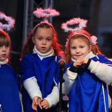 Toruńska starówka wzbogaciła się o kolejnego, siódmego aniołka.