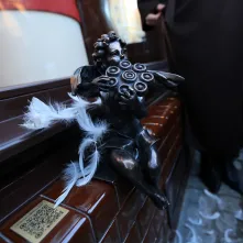 Toruńska starówka wzbogaciła się o kolejnego, siódmego aniołka.